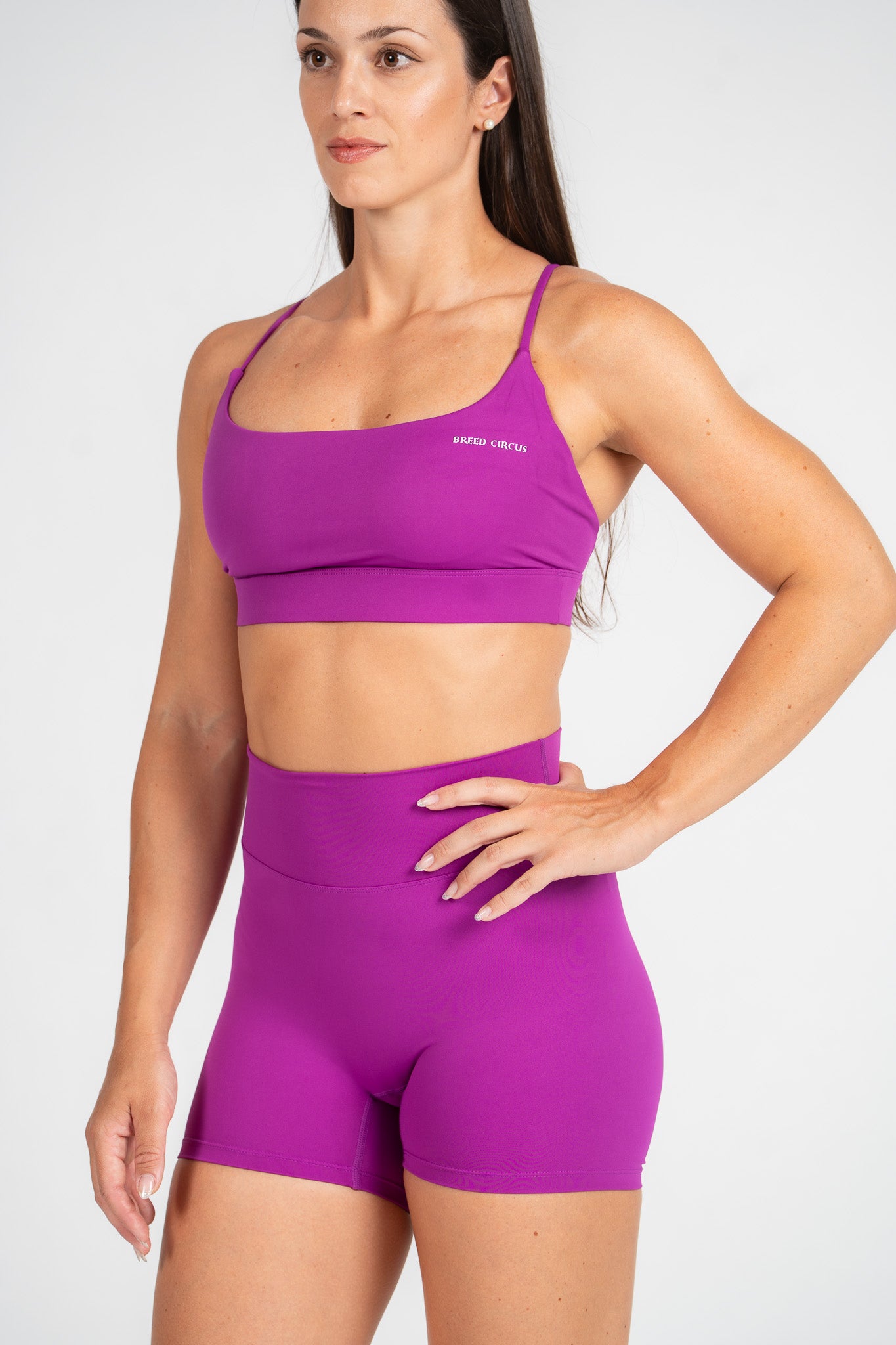 Anna Shorts: Mid-Waist Activewear Shorts with Scrunch Seam