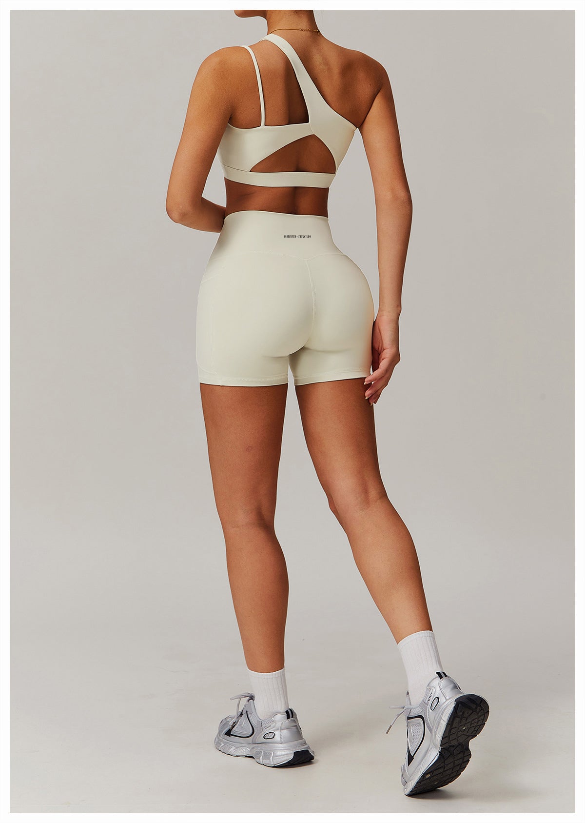 Milla Shorts: Mid-Waist Activewear Shorts With Pockets